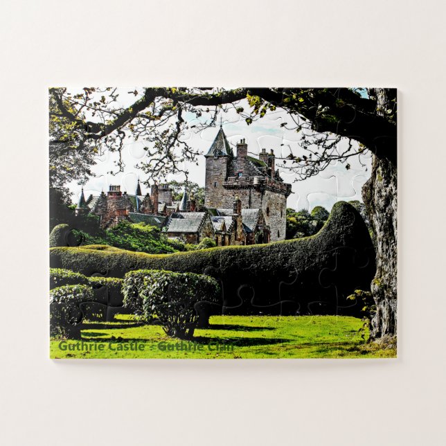 Ecosse's Guthrie Castle-Guthrie Clan Fun Puzzle (Horizontal)