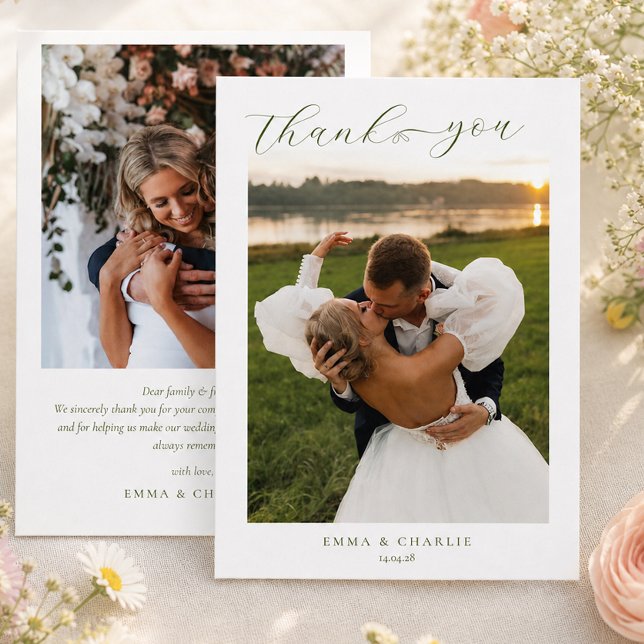 Écriture moderne 2 Photo Merci Cœur Mariage (Modern Script 2 Photo Thank you Heart Wedding Card)