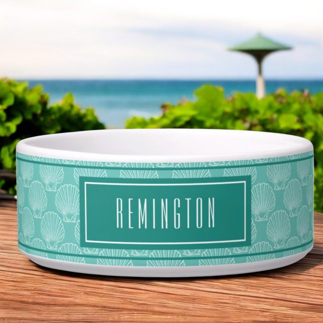 Écuelle Beach Sea Shell Motif Sur Green Custom Pet Name (ceramic pet bowl seashell pattern on green with template text front)