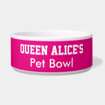 Écuelle Funny Queen Dog Pink Pet Bowl PERSONNALISER LE NOM<br><div class="desc">Fun fuchsia rose Pet Dog Bowl avec le libellé, Queen Alice's Pet Bowl en texte blanc pour votre maison. PERSONNALISER en insérant le nom de votre animal. Cliquez sur CUSTOMISER l'informatique pour sélectionner la couleur de votre arrière - plan dans la palette de couleurs. Choisissez votre taille de bol pour...</div>