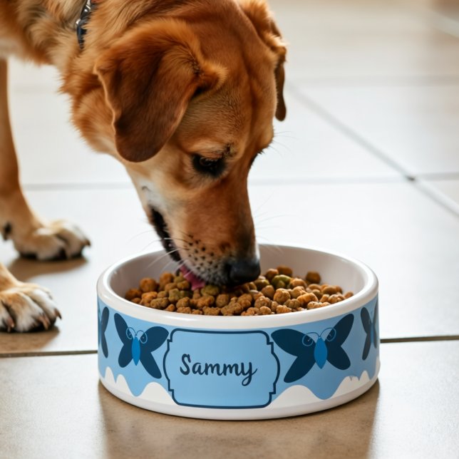 Écuelle Nourriture pour animaux papillon bleu et bleu fonc (Looking for something special for the dog in your life? Hand drawn art with a custom name tag.)