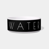 Poète minimaliste noir et implacable à eau