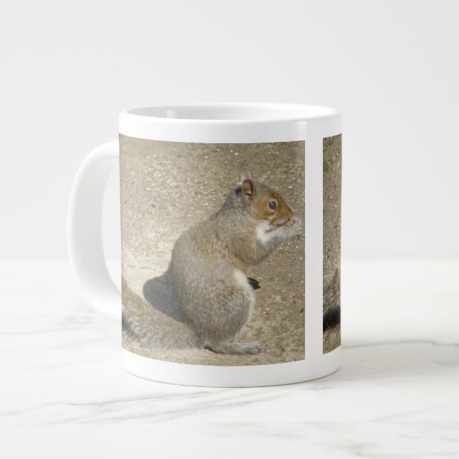 Écureuil affamé Horatio Mug (Devant gauche)