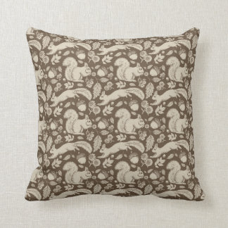 Écureuil d'Acorn Taupe Ecru Automne Coussin floral