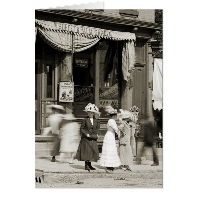 EEDWARDIAN FEMMES PHOTO BUFFET ET ÉCHELLE DE POIDS (Devant)