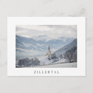 Église dans Zillertal en carte postale blanche des