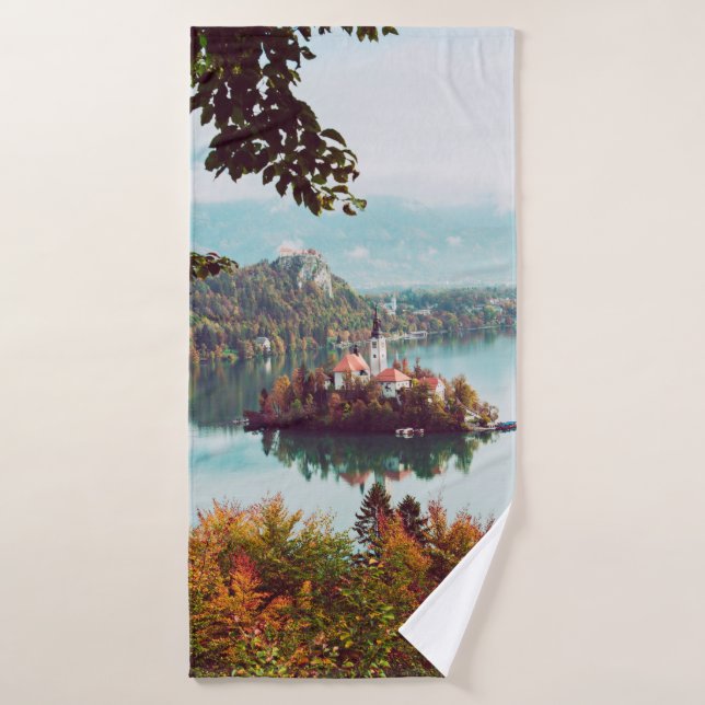 Église de l'Assomption dans le lac Bled Slovénie d (Serviette de bain)