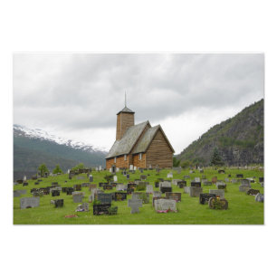 Eglise Stave avec cimetière en Norvège photo