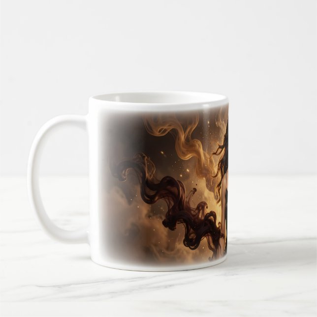 Élégance enfumée dans un mug Lueur d'Ember Doré (Gauche)