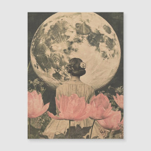 Élégance Lune - Vue arrière d'une femme avec Lune