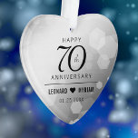 Élégant 70e anniversaire de Mariage Platinum<br><div class="desc">Célébrez le 70e anniversaire du mariage de platine avec cet ornement commémoratif! Elégant serif noir et sans serif lettrage avec des confettis hexagonaux sur un arrière - plan platine ajouter une touche mémorable pour cette occasion spéciale et extraordinaire jalon. Customisez avec les noms des couples et les années de mariage....</div>