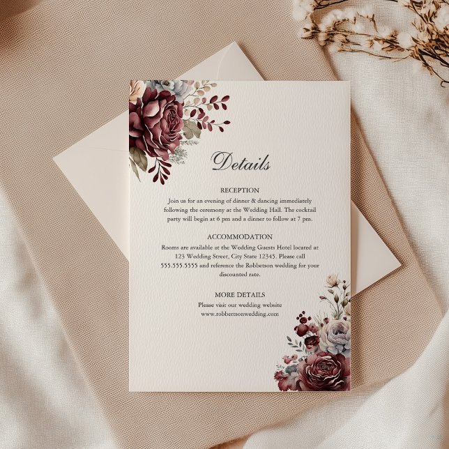 Elegant Boho Floral Mariage Détails Carte (Elegant Boho Floral Wedding Details Card on an elegant wedding table.)