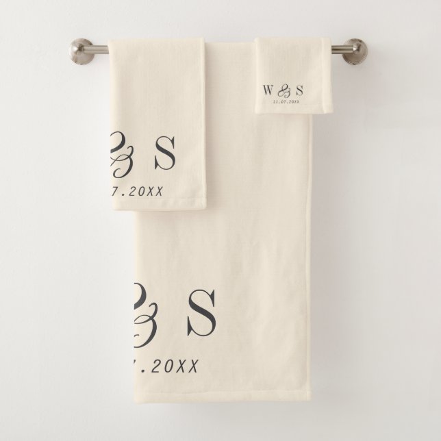 Élégant couple mariage initial crème naturelle (En situation)