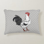 Élégant Coussin d'accents de coq blanc<br><div class="desc">Elégant Rooster Blanc sur Grey & White Polka Arrière - plan. Le coq est un symbole traditionnel de chance, surtout en cuisine. Ce type chanceux est un vrai spectateur avec ses plumes blanches et grises et son magnifique peigne rouge.</div>
