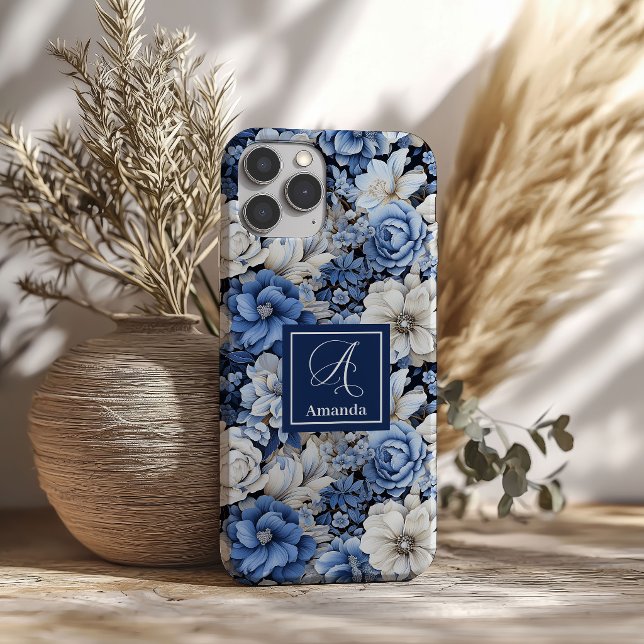 Élégant Étui iPhone Luxe Fleurs Ivoire Bleu Marine (Elegant Blue and White Flowers Luxury iPhone Case)