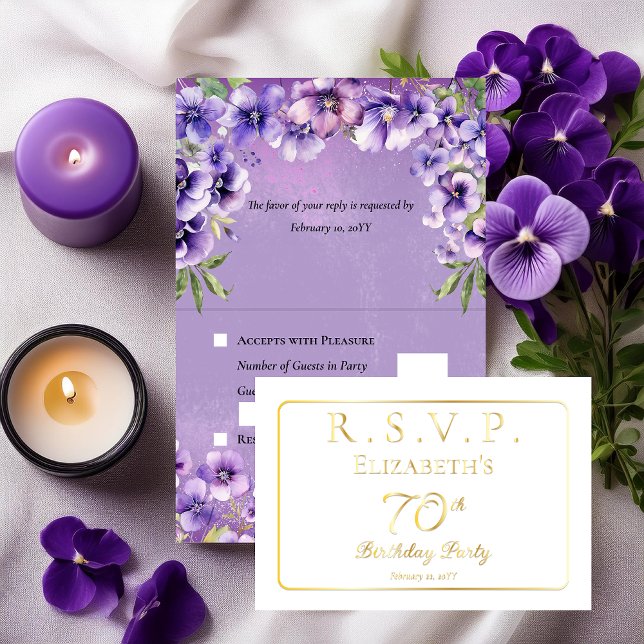 Élégant Faire-part de fête d'anniversaire aux viol (Elegant Purple Violets Floral 70th Birthday Party RSVP Foil Invitation Folded Insert Enclosure Card)