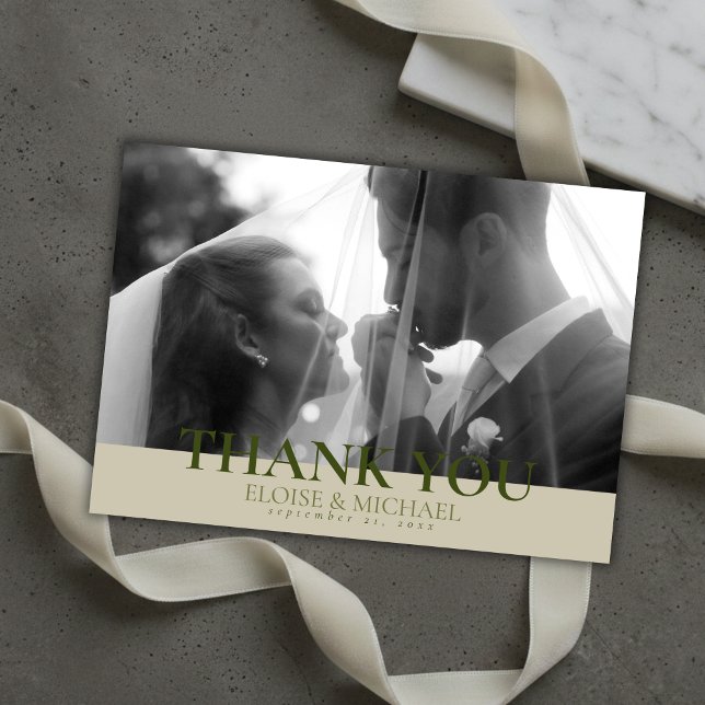 Élégant Faire-Part de Mariage Monogramme Vert Saug (Elegant Sage Green Crest Monogram Wedding Thank You Card)
