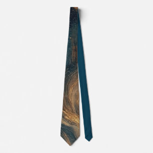 Elegant Gold Accent Tie / Cravate élégante
