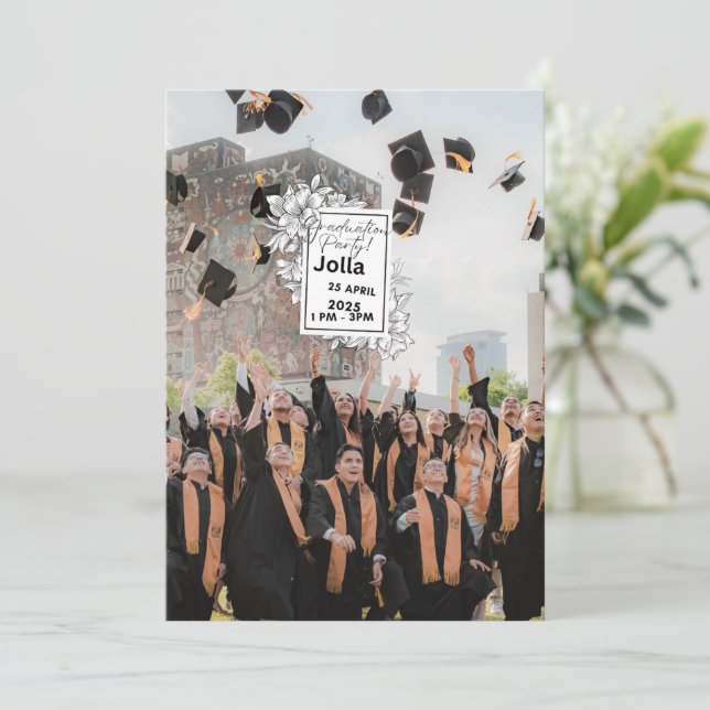 Elegant Graduation Celebration Invitation 2026 (Debout devant)