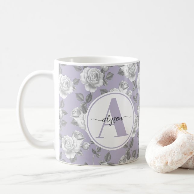 Elégant jardin Rose en Lavender Monogram Mug (Avec donut)