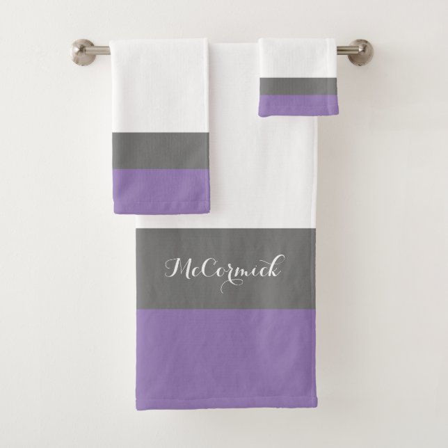 Élégant Lavande Purple Stripes Script Monogramme (En situation)