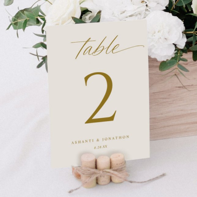 Élégant Mariage de script or Numéros de table (Elegant Gold Wedding Table Numbers - Soft Romantic Gold and Ivory)