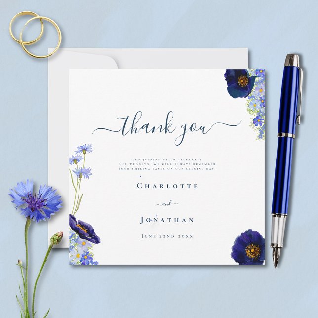 Élégant Merci bleu Fleur sauvage (Elegant wildflower summer floral blue watercolor wedding thank you card stylish typography script )