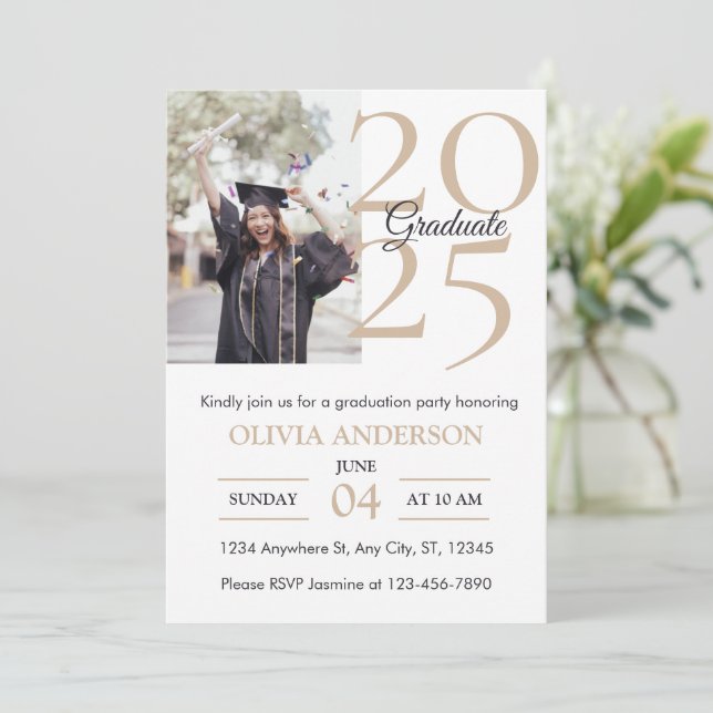 Elégant moderne Photo Graduation Party Invitation (Debout devant)