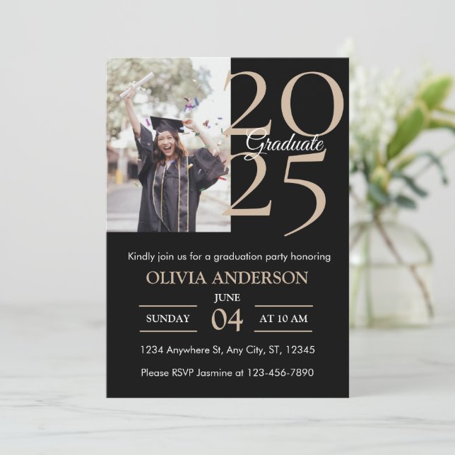 Elégant moderne Photo Graduation Party Invitation (Debout devant)