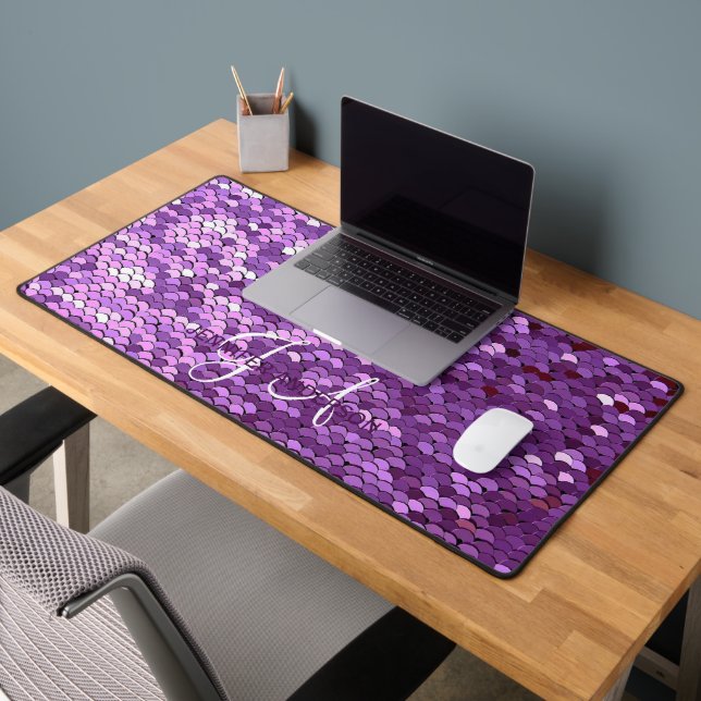 Élégant Monogramme initial Purple Sequin Desk Mat (Bureau 2)