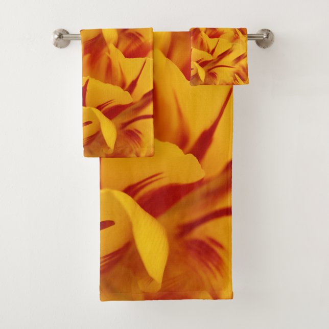 Élégant Monsella Tulip en or rouge à deux tons (En situation)