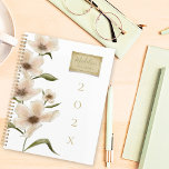 Élégant Nom du monogramme personnalisé Vintage Tim<br><div class="desc">Élégant Monogramme Personnalisé Nom Vintage Floral Stamp Planner - Élégant planificateur fleur sauvage que vous pouvez facilement customiser avec le nom et l'année dans la typographie de script et la police de machine à écrire chic. Illustration florale par Hanger Lane Illustrations,  PGCo Designs Partner.</div>