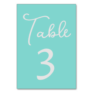 Élégant numéro de table sur Aqua