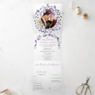 Elégant Peine violette Mariage Floral Tri-Fold