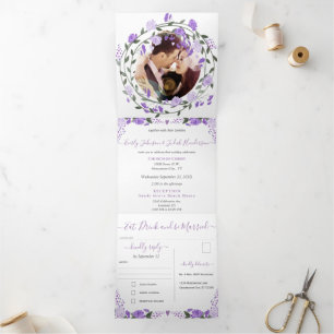 Elégant Peine violette Mariage Floral Tri-Fold Inv