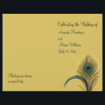 Élégant programme de mariage Peacock<br><div class="desc">Des plumes de paon élégantes mettent en valeur ce programme de mariage sur un arrière - plan jaune safran pâle. Il est imprimé sur le papier léger,  il est donc facile à plier en deux.</div>