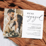 Elégant Rustique Photo Engagement Invitations<br><div class="desc">Rustic Nous sommes engagés Photo Engagement Party Invitation Ajoutez du texte personnalisé au verso pour fournir toute information supplémentaire nécessaire à vos invités.</div>