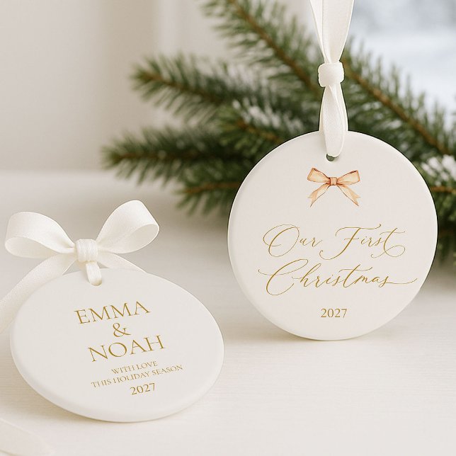 Élégant script doré « Notre premier Noël »  (Créateur téléchargé)