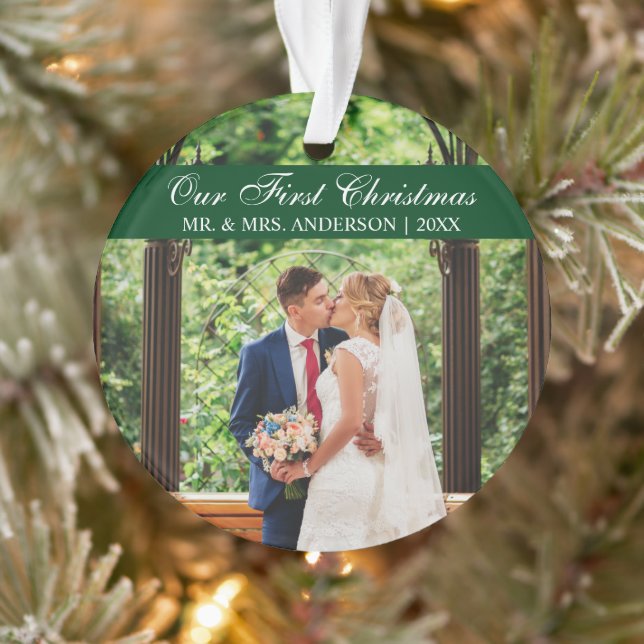 Élégant Script vert Notre premier ornement de Noël (Arbre)