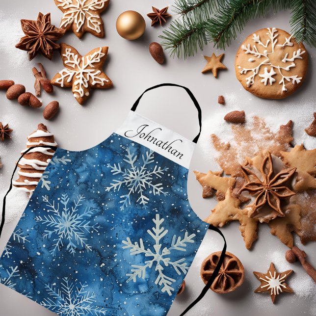 Élégant tablier de Noël Snowflake (Imagine wearing this cute apron while Christmas cooking! Grab yours now!)