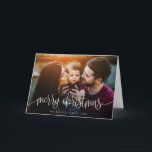 Élégant Texte de Noël Carte de voeux photo | BLANC<br><div class="desc">Envoyez des voeux de Noël élégants et personnalisés avec ce carte photo plié élégant! Facile à customiser avec votre propre photo et texte.</div>