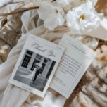 Elégant Vintage noir et blanc Mariage photo Merci<br><div class="desc">Capitalisez le style de votre gratitude avec le Carte de remerciements photo Elégant Vintage Black & White Mariage de la collection MIA. Cette carte classique capture la beauté de vos moments inoubliables, vous permettant d'express vos remerciements avec style. Personnalisez-le avec une photo mariage chère, ajoutant une touche de sentimentalité à...</div>