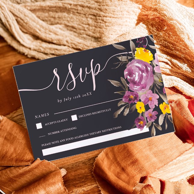 Élégant violet foncé mariage floral rsvp monogramm (Elegant dark Purple floral wedding rsvp monogram)