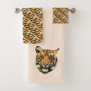 Élégant visage de tigre sur serviette de bain beig