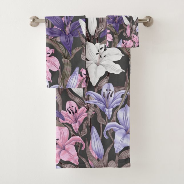 Elégante aquarelle fleurie décorative attirant l'o (En situation)