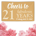 Élégante bannière Gold et White 21st Birthday<br><div class="desc">Élevez votre fête d'anniversaire avec notre Elegant Gold and White 21st Birthday Banner, un ajout étonnant et sophistiqué à votre décor de fête. Cette grande bannière simple mais élégante présente un modèle texte personnalisé qui dégage un charme intemporel. Le modèle dispose de plusieurs champs de texte entièrement personnalisables, soigneusement arrangés...</div>