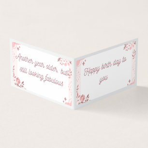 Elégante carte d'anniversaire florale joyeuse - pe