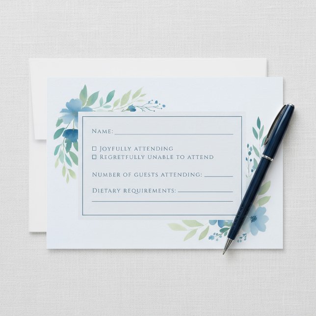 Elégante carte de réponse RSVP Floral Blue Waterco (Elegant Blue Watercolor Floral RSVP Response Card with space for guests to fill out.)