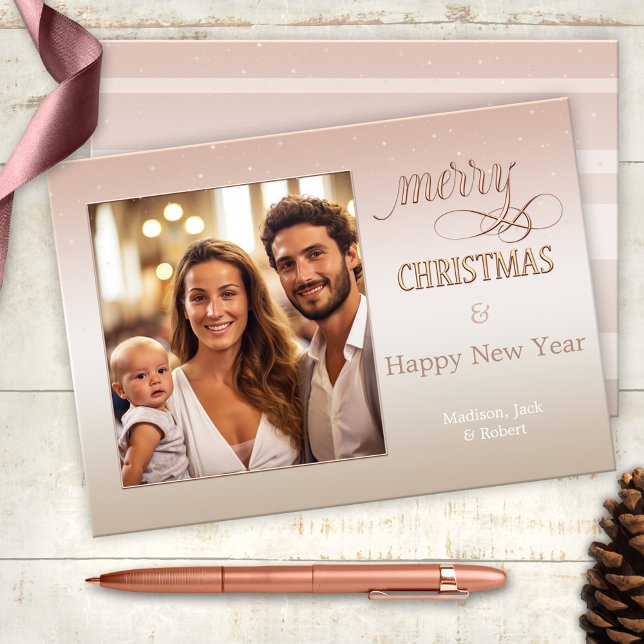 Elégante carte photo de Noël rose-blanc (An elegant blush pink Christmas Holidays Card featuring your own favorite photo)