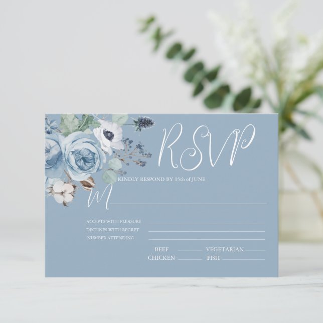 Elégante carte RSVP de mariage floral bleu et blan (Debout devant)